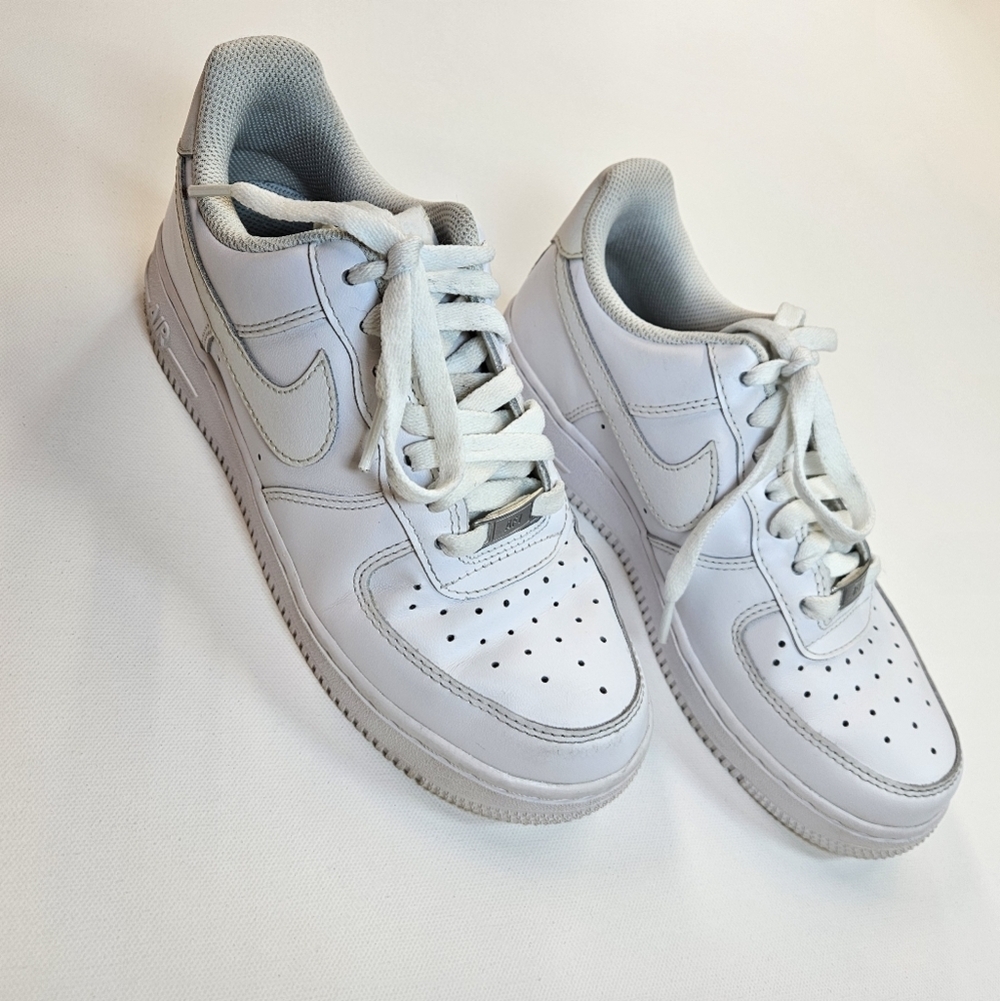 Nike Womens Air Force 1 '07 Low DD8959-100 White Lace-Up Sneaker Shoes Size 6.5